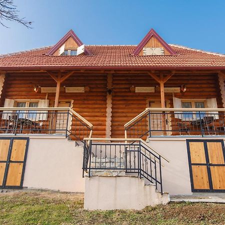 Apartmani Zuti Leptir Vrdnik Dış mekan fotoğraf